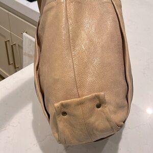 The Chloe Dollaro Handbag - Camel Leather